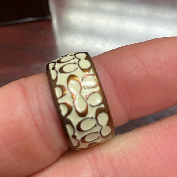 Coach Ring - Picture 4 of 4